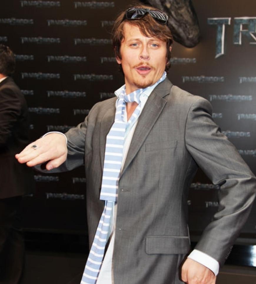 Schauspieler Roman Knizka war zu Scherzen aufgelegt