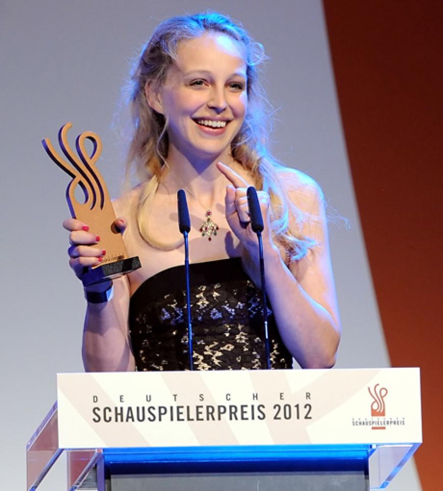 2012 erhielt sie den Deutschen Schauspielerpreis