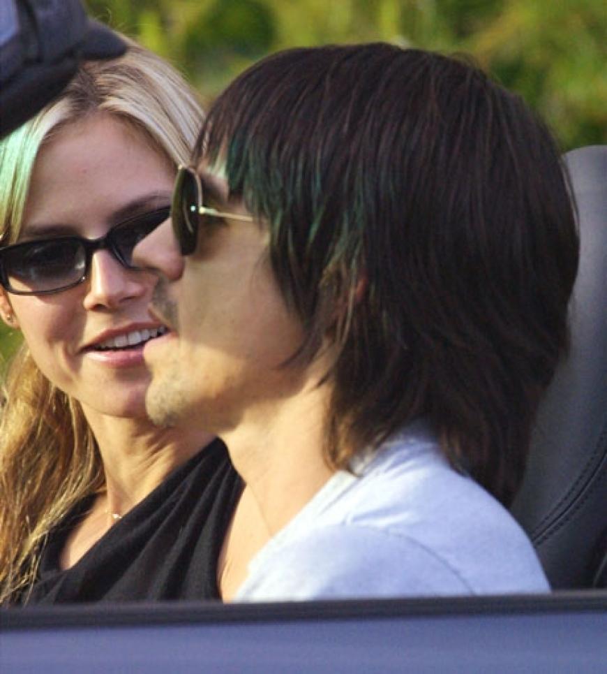 2003 mit Anthony Kiedis. Leider hielt die Beziehung nur wenige Wochen