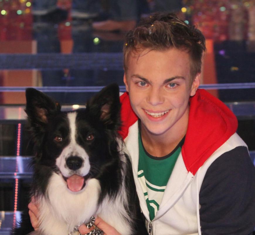 Lukas gewinnt gemeinsam mit seinem Hund Falco