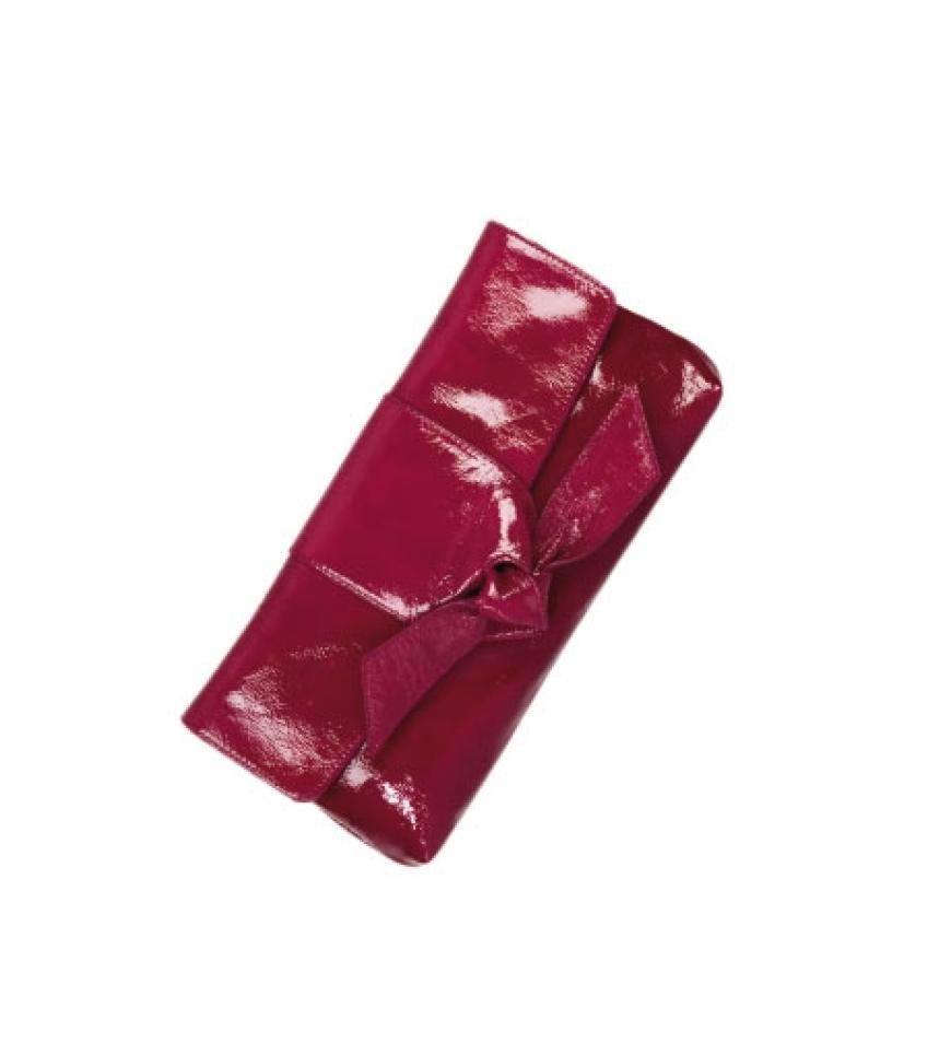 Clutch aus Lackleder von Furla,
ca. 195 Euro
