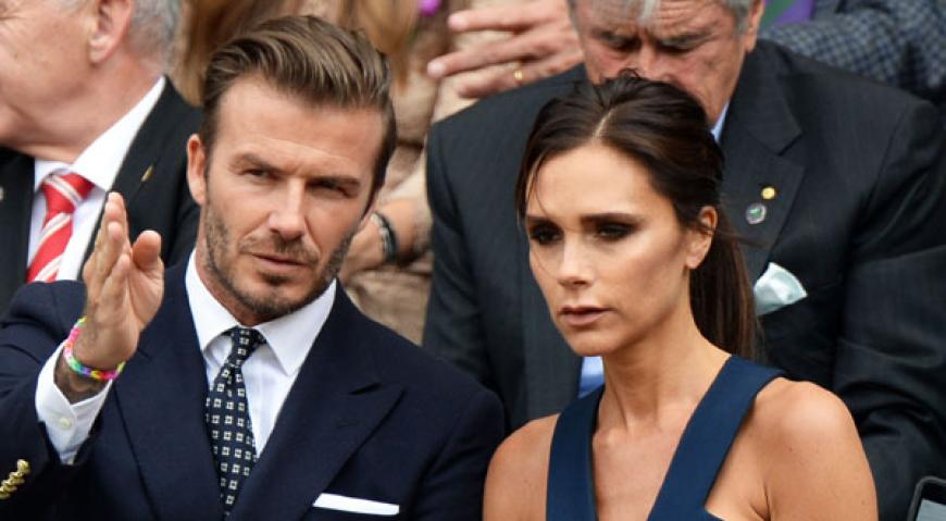 Willkommen bei Wimbledon 2014! Roger Federer spielt gegen Novak Djokovic um den Titel - und es versammelt sich die feinste Hollywood-Prominenz, der britische Adel, Anna Wintour und natürlich auch die Beckhams. Hier erklärt David Victoria, worauf sie achten muss