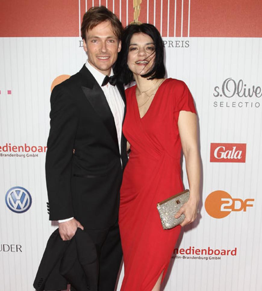 Lady in Red: Jasmin Tabatabei mit Andreas Pietschmann