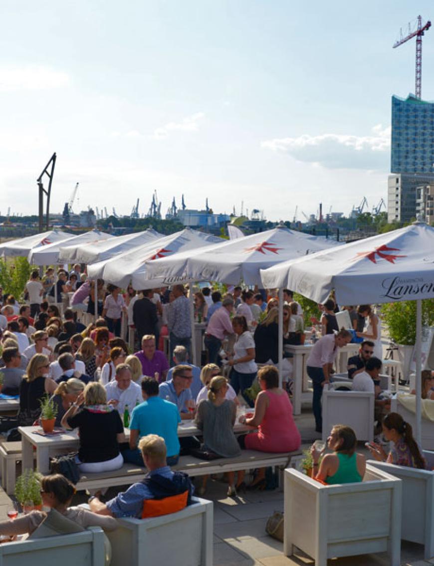 Sommer, Sonne und gute Musik - das perfekte Wochen-Ende lockte viele Besucher in die Hafencity