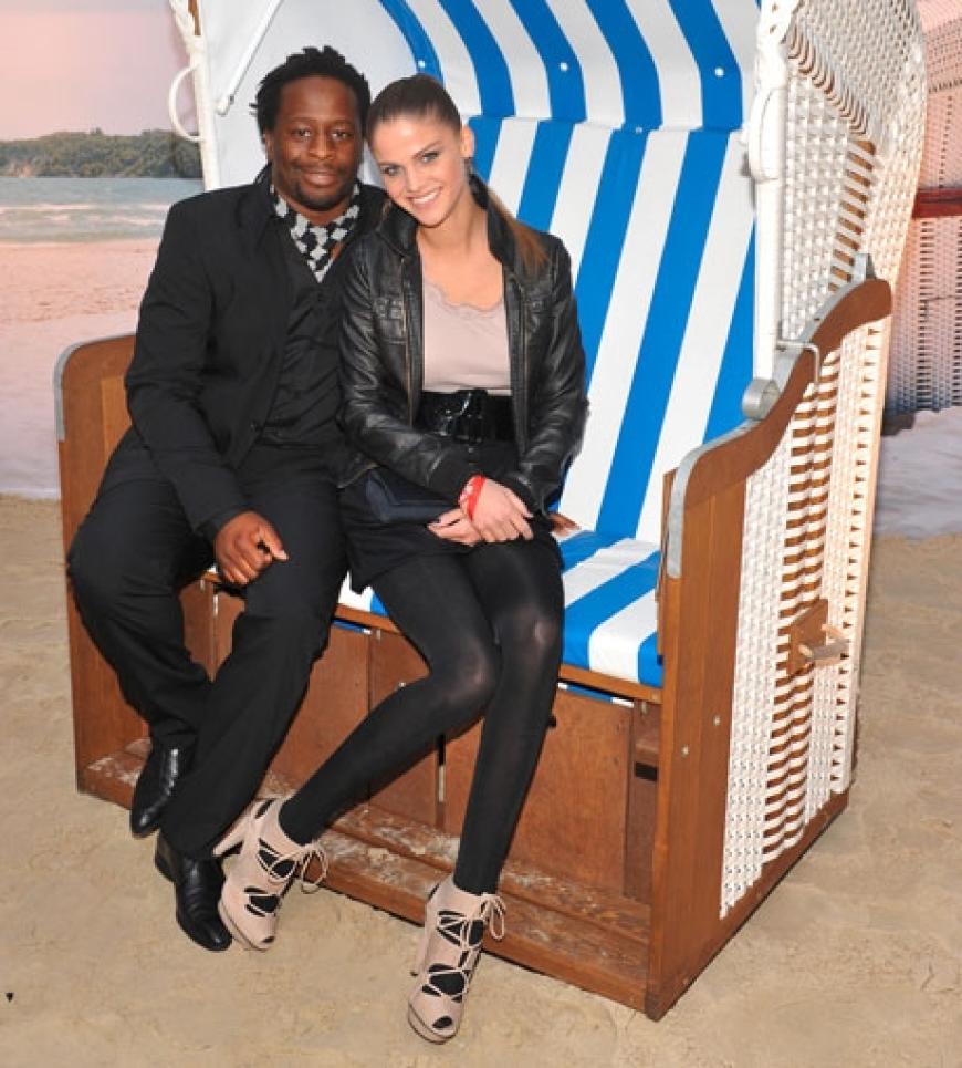 Für das Münchner Filmfest ist kein Weg zu weit: Auch Moderator Mola Adebisi und seine Freundin Lisa reisten extra von Köln nach München