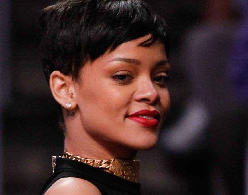 Rihanna kann wieder lächeln. Sie gibt ihrer großen Liebe eine neue Chance