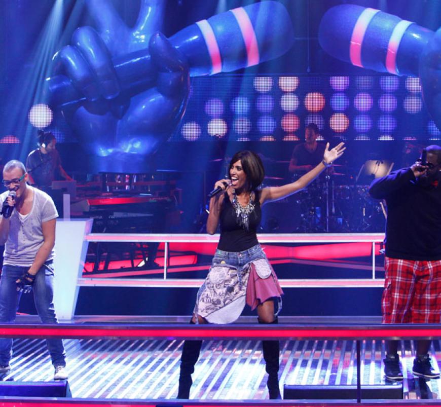 Das Trio singt