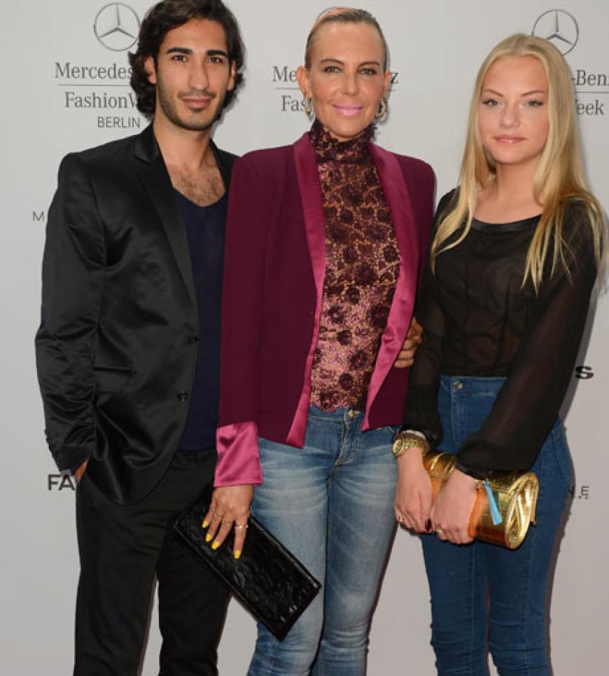 Familienausflug: Umut Kekilli (l)., Natascha Ochsenknecht (2.v.l.) and Cheyenne Ochsenknecht (r.) bei der Guido-Maria-Kretschmer-Show
