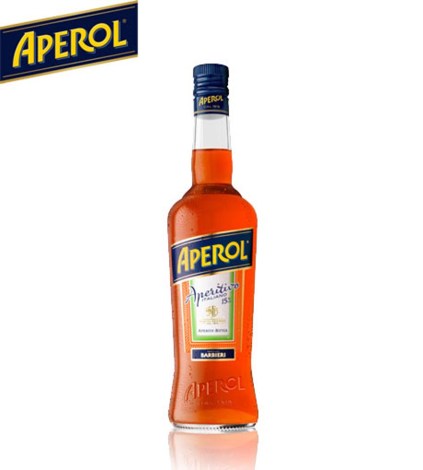 Vor 94 Jahren begann die Erfolgsgeschichte von Aperol. Das Originalrezept ist bis heute unverändert geblieben und basiert auf
einer Aromenkomposition aus Rhabarber, Enzian, Bitterorange und Kräutern