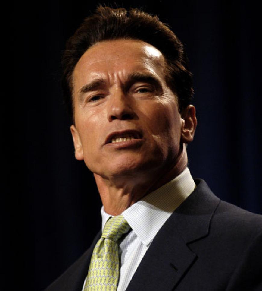 Arnold Schwarzenegger denkt auch an die Rettungskräfte