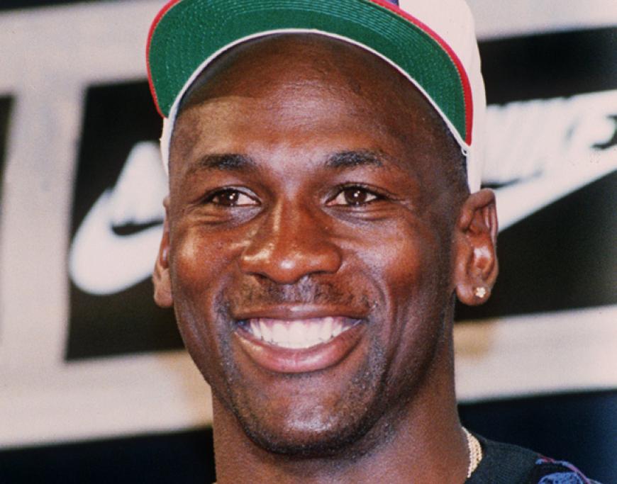 Basketball-Legende Michael Jordan durfte sich 2006 mit folgender Klage auseinandersetzen: Ein Mann namens Allen Heckard verklagte sowohl Jordan, als auch Nike-Gründer Phil Knight auf insgesamt 823 Millionen US-Dollar. Wegen seiner angeblichen Ähnlichkeit zu dem Sportler werde er permanent mit diesem verwechselt. Dadurch sei bei ihm erhebliches emotionales Leid entstanden