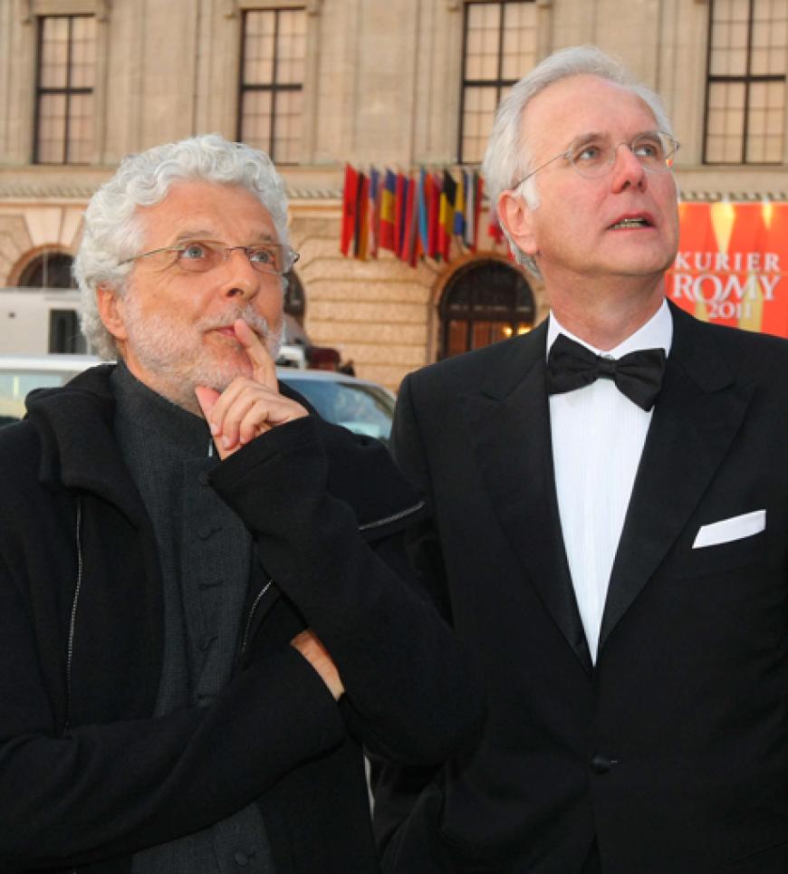 Andre Heller begutachtet die Wiener Hofburg mit Harald Schmidt