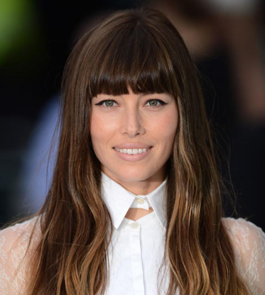 Bravo Jessica Biel! Der volle Pony lenkt den Blick automatisch auf den schwarzen Eyeliner der Schauspielerin.