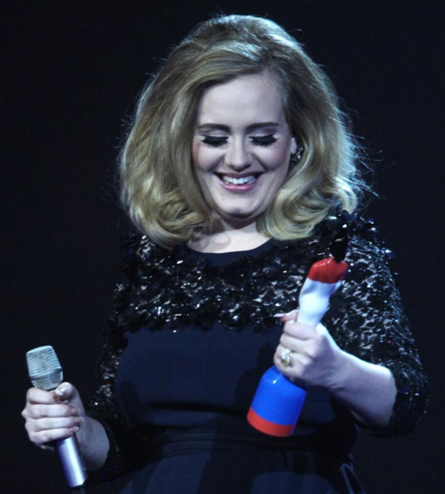 Gleich zwei Mal durfte Superstar Adele auf die Bühne und sich einen Preis abholen