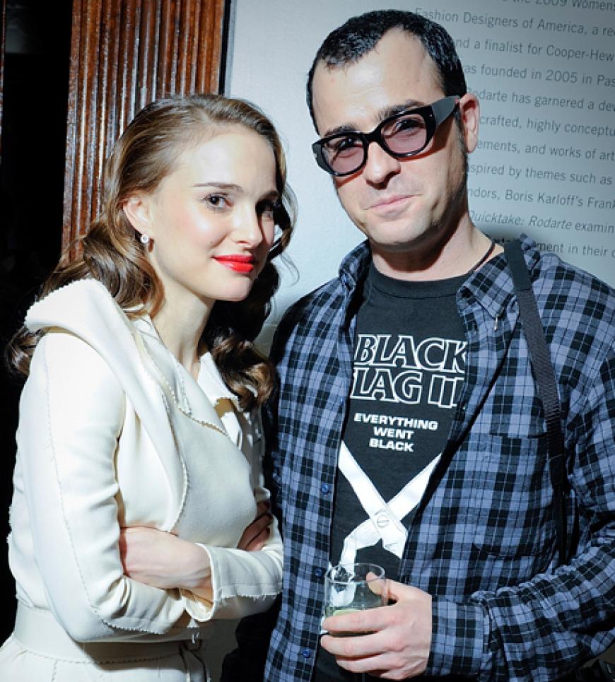 Auch Justin ist bereits in Hollywood bekannt. Schon vor seiner Beziehung zu Jennifer zählten Stars wie Natalie Portman zu seinen Freunden