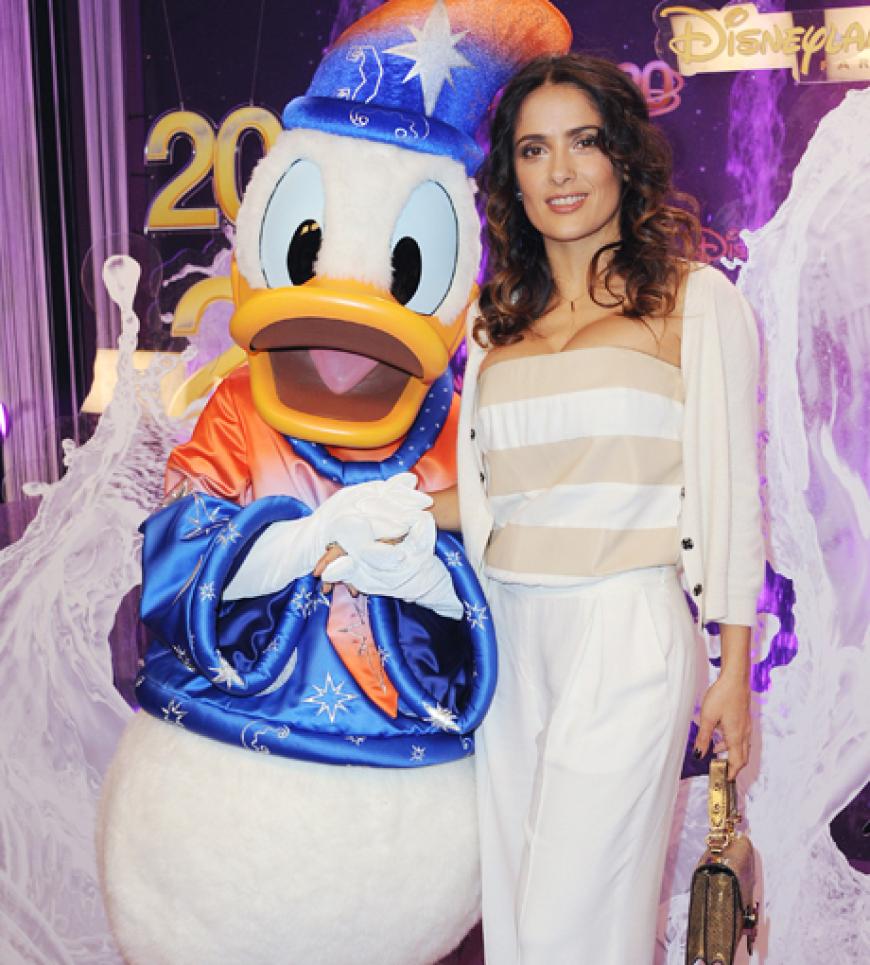 Und auch Donald Duck darf natürlich nicht fehlen. Schauspielerin Salma Hayek im Arm von der Kult-Ente