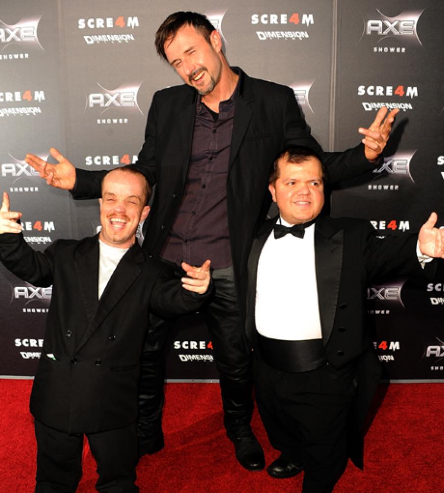 David Arquette scherzt auf dem roten Teppich