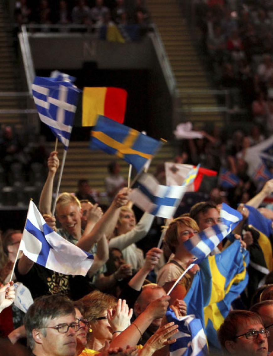 70 Millionen Zuschauer - diesen Rekord verzeichnete das 'ESC'-Finale 2012. In ganz Europa saßen Menschen aus verschiedenen Nationen gebannt vor den Fernsehgeräten