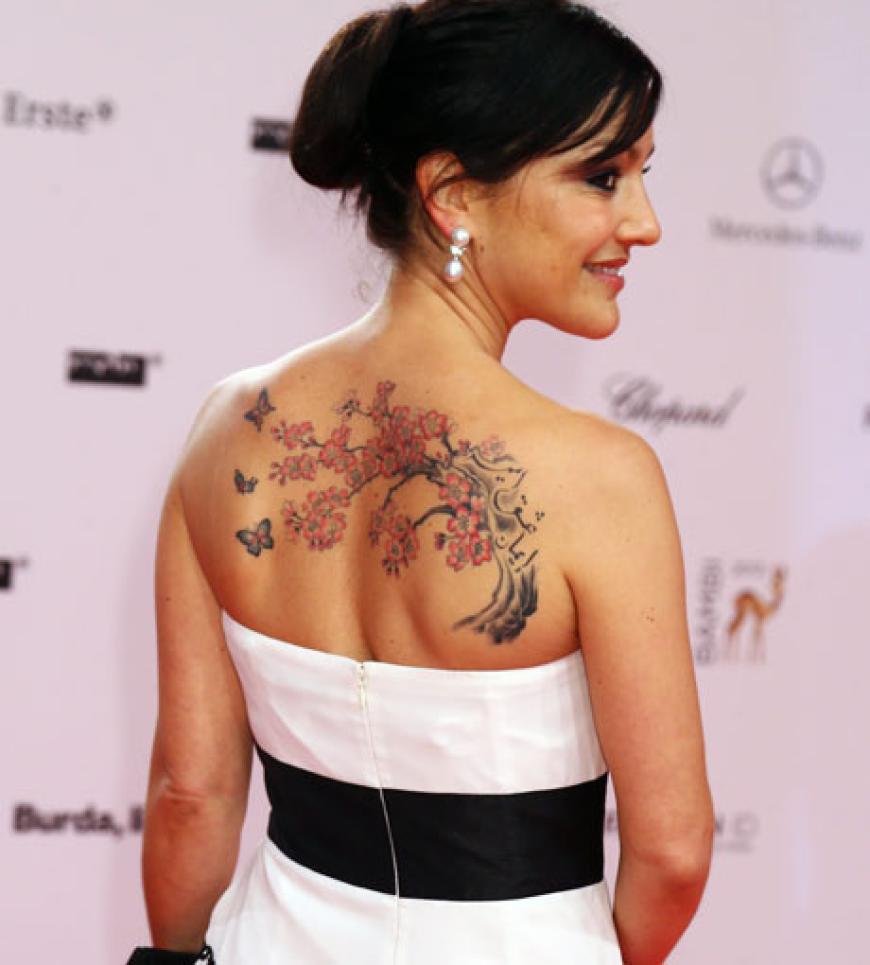 Moderatorin Miriam Pielhau hielt stolz ihr riesiges Tattoo in die Kameras und sorgte damit beim Bambi 2013 für viel Aufsehen