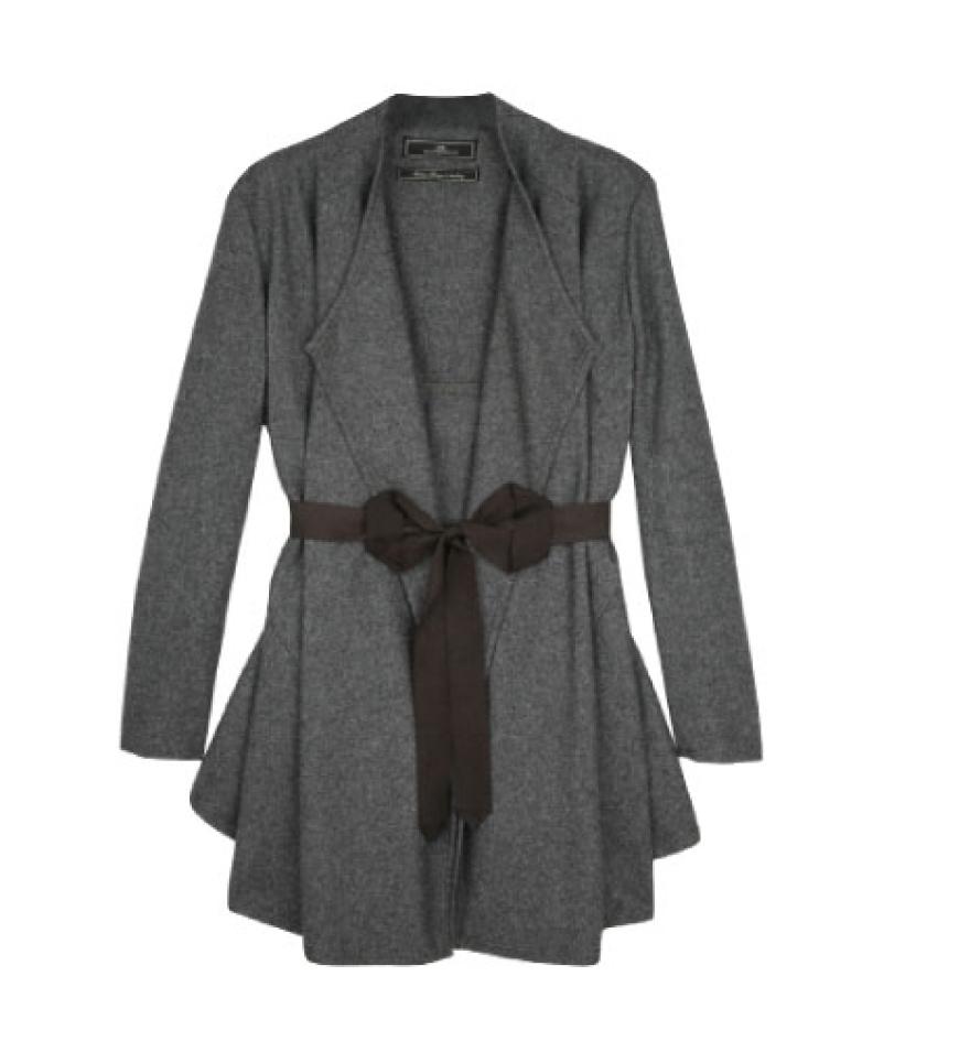 Mit Schleife von By Malene Birger über my-wardrobe.com, ca. 270 Euro