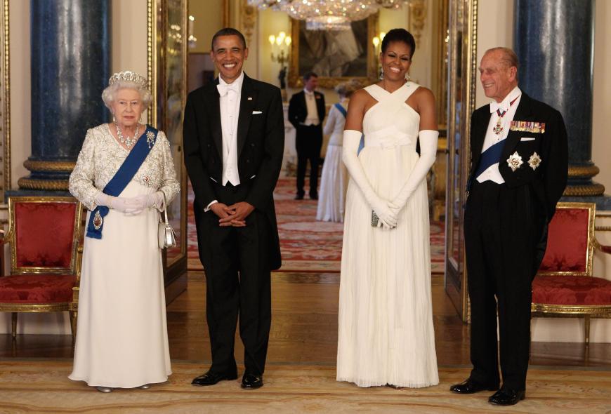 Die Kleiderfarbe haben Michelle und die Queen wohl aufeinander abgestimmt