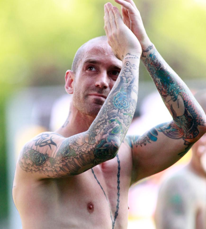 Wow! Der Portugiese Raul Meireles hat nicht nur eine große Liebe für Fußball - sondern auch für Tattoos