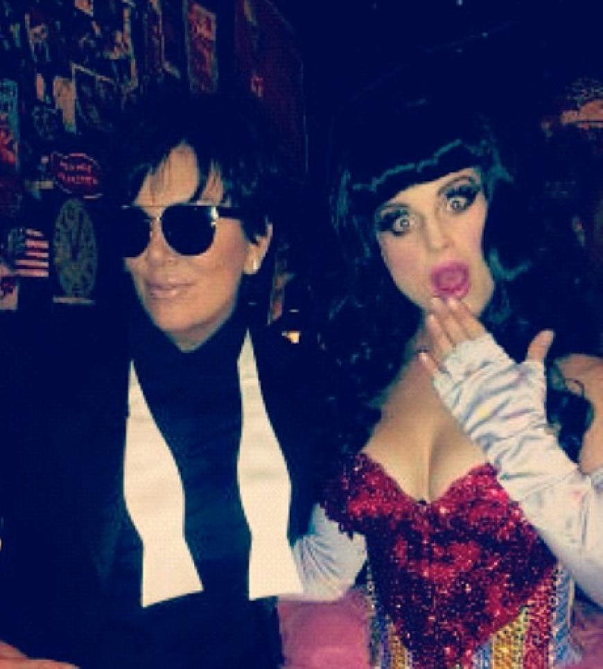 Happy Halloween! Kim Kardashians Mutter Chris Jenner als