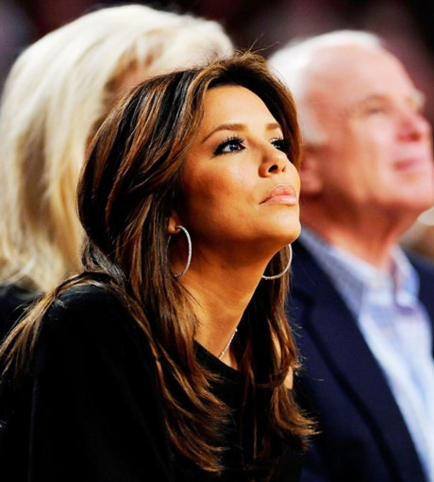 Das Eva Longoria Parker oft bei Spielen gesichtet wird ist kein Wunder, denn ihr Mann Tony Parker ist selbst Profi-Spieler