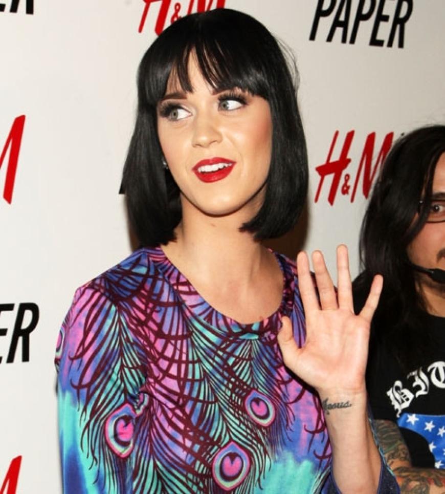 Katy Perry im Matthew Williamson Kleid, aus der H&M-Kollektion