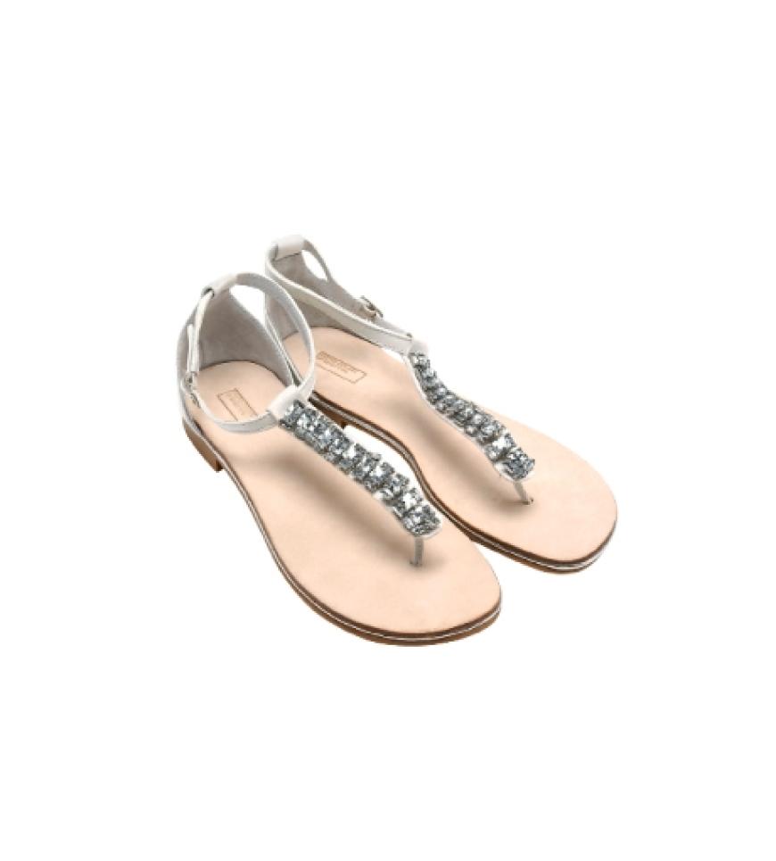Glitzer: Sandalen mit Strass von Benetton,
ca. 55 Euro