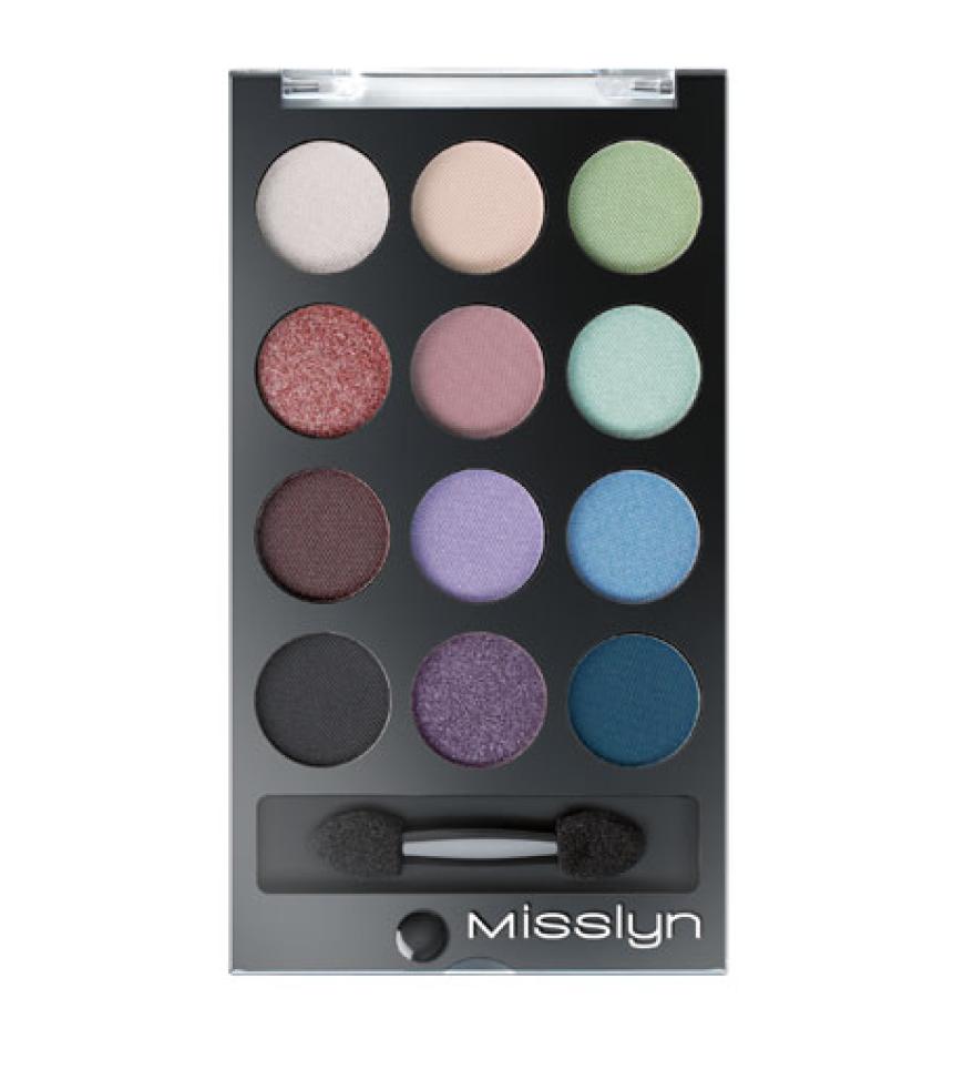Augenblick mal, an dieser hübschen Lidschattenpalette wollen wir doch nicht einfach vorbeilaufen! Mit ihren 12 herbstlichen Nuancen bietet sie unzählige Möglichkeiten und ist gleichzeitig so klein, dass sie in jede Handtasche passt.