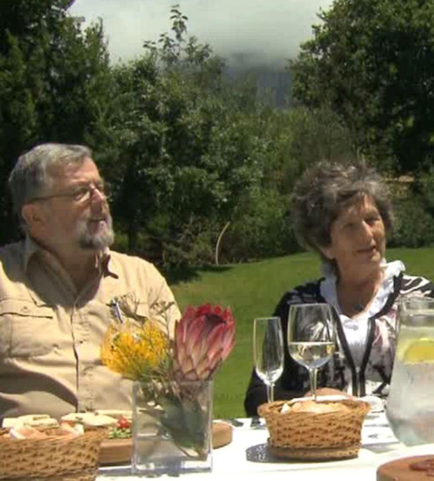 Vater Heinz und Mutter Helga am Kaffeetisch in Südafrika
