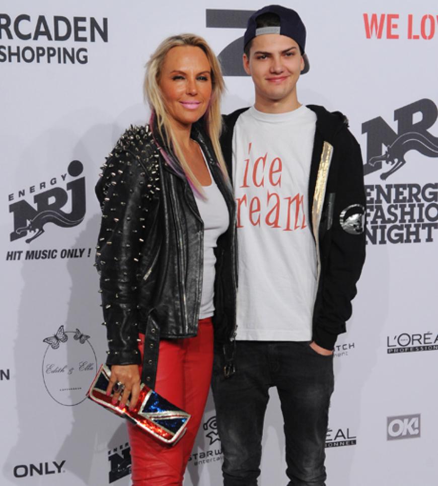 Natascha Ochsenknecht kam gemeinsam mit ihrem Sohn Jimi Blue zum Fashion Event des Jahres