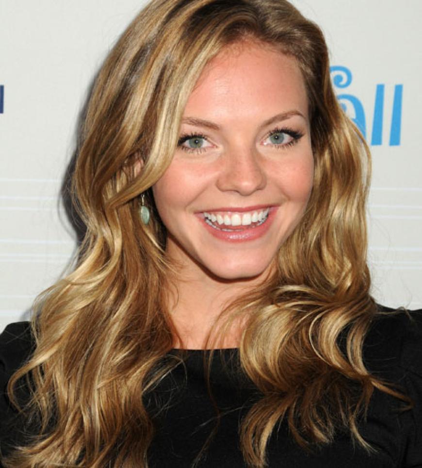 Ein echter Hingucker ist auch Eloise Mumford. Sie wird