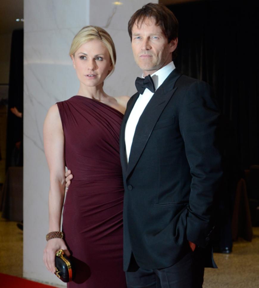 Stehen zu ihrer Liebe: Anna Paquin im Arm von Stephen Moyer