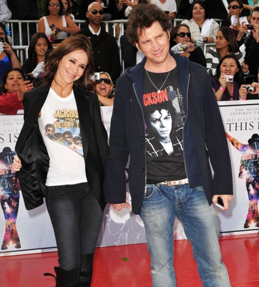 Jennifer Love Hewitt und ihr Freund Jamie Kennedy trugen sogar beide ein Michael Jackson-Shirt