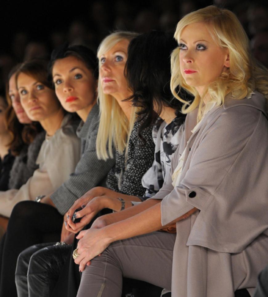Kritische Blicke in der Front-Row