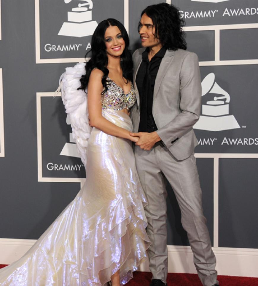 Natürlich war auch Ehemann Russell Brand mit dabei. Gerüchte um eine angebliche Ehe-Krise konnte dieser Auftritt beseitigen