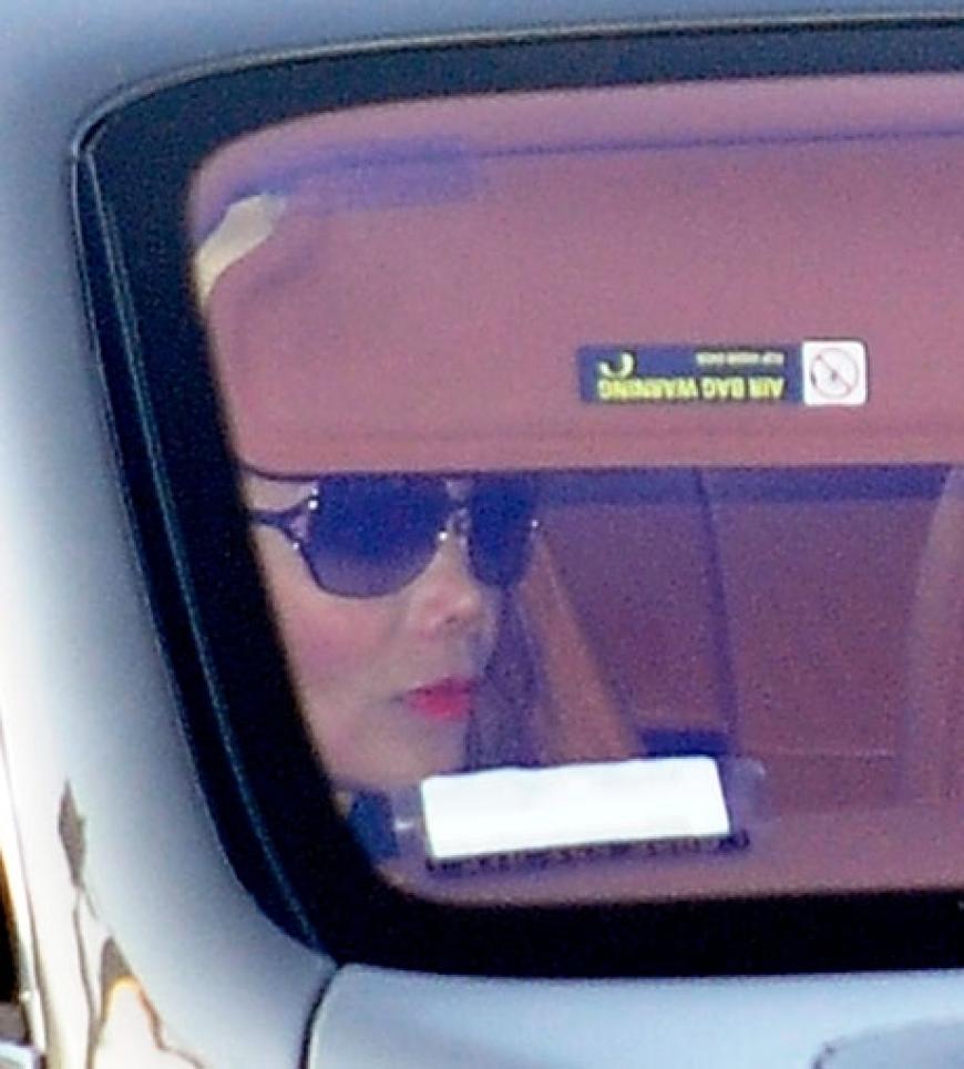 La Toya Jackson wird zum Forest-Lawn-Friedhof in Los Angeles gefahren, um ein letztes Mal ihren Bruder zu sehen