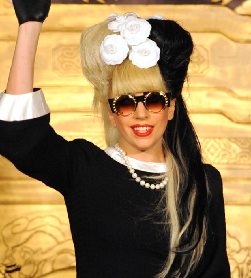 Erst 26 Jahre alt und bereits jetzt schon eine lebende Ikone. In den vergangenen Jahren machte Lady GaGa ihren extravaganten Look zu ihrem Markenzeichen. Wie hat sie sich entwickelt? OK! hat ein Best-Of zusammengestellt!