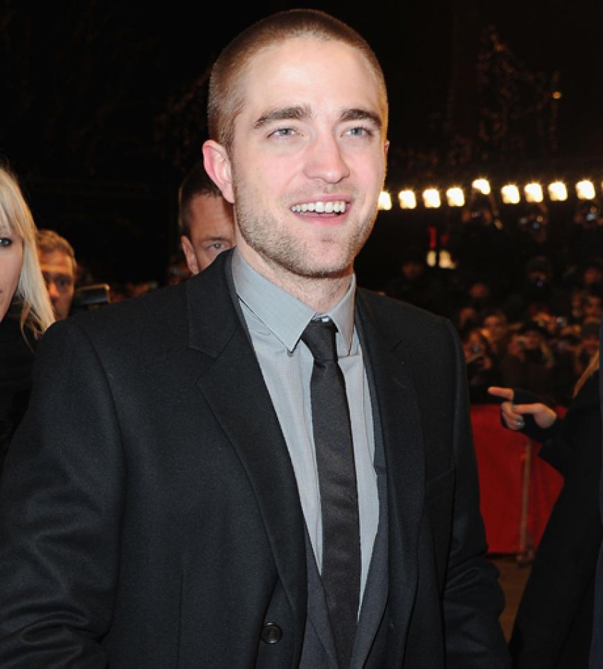 Gut gelaunt sorgte Robert Pattinson wohl für den größten Kreischalarm in Berlin. Der Hollywood-Star stellte seinen neuen Film