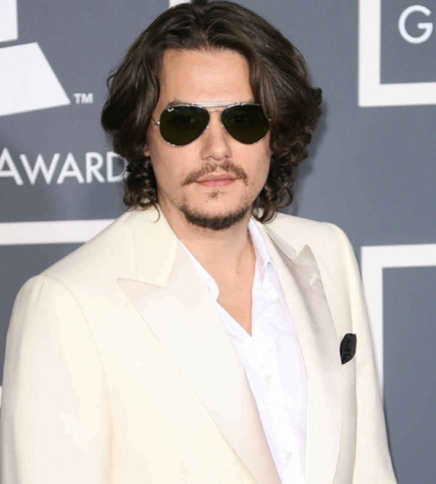 Johnny Depp? Nein, sieht ihm aber verdammt ähnlich. Sänger John Mayer