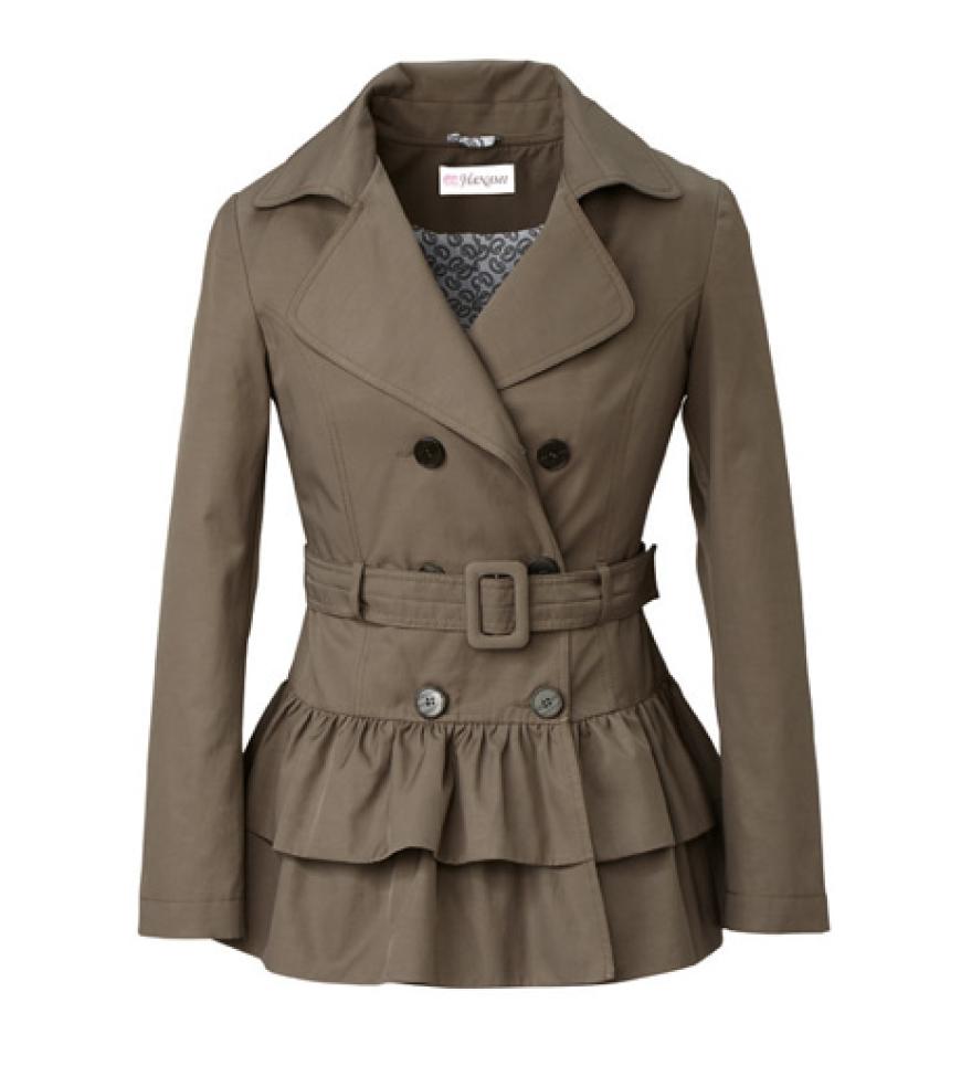 Perfekt um gegen die letzten Regenwolken gewappnet zu sein: Trenchcoat von Hanami, erhältlich über conleys.de, ca. 200 Euro