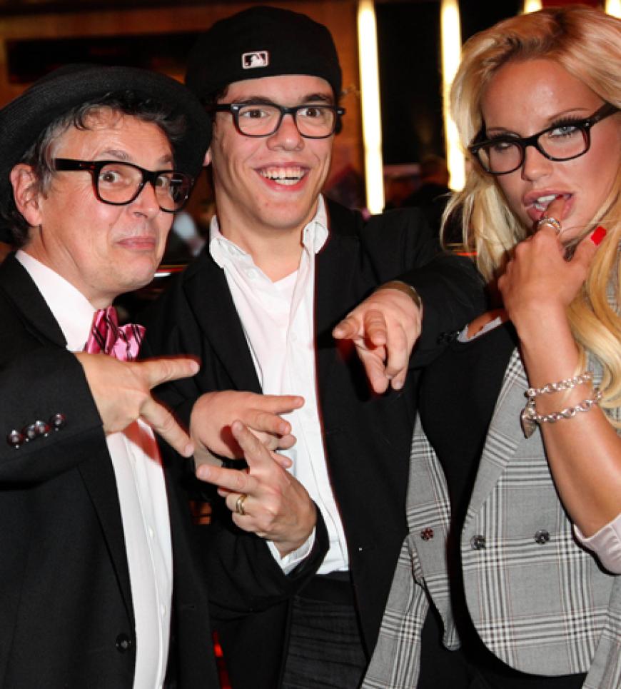 Rolf Scheider, Sascha Urlaub und Gina Lisa Lohfink scherzen für die Fotografen