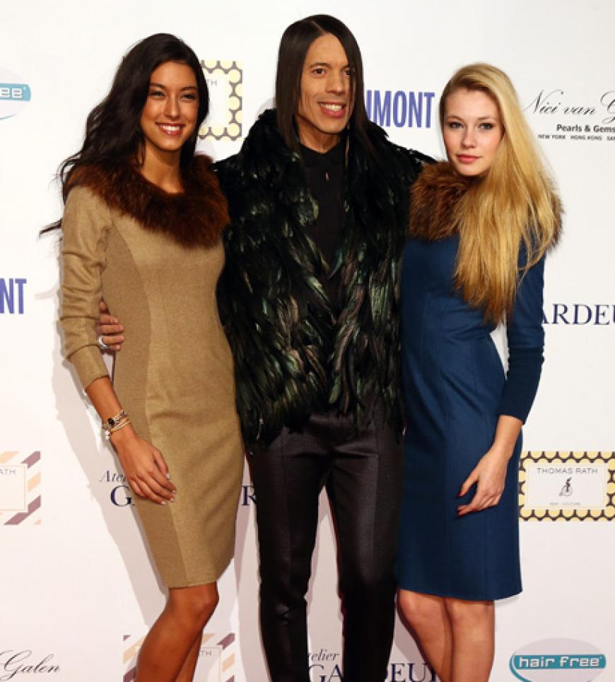 Model Rebecca Mir und Amelie Klever und