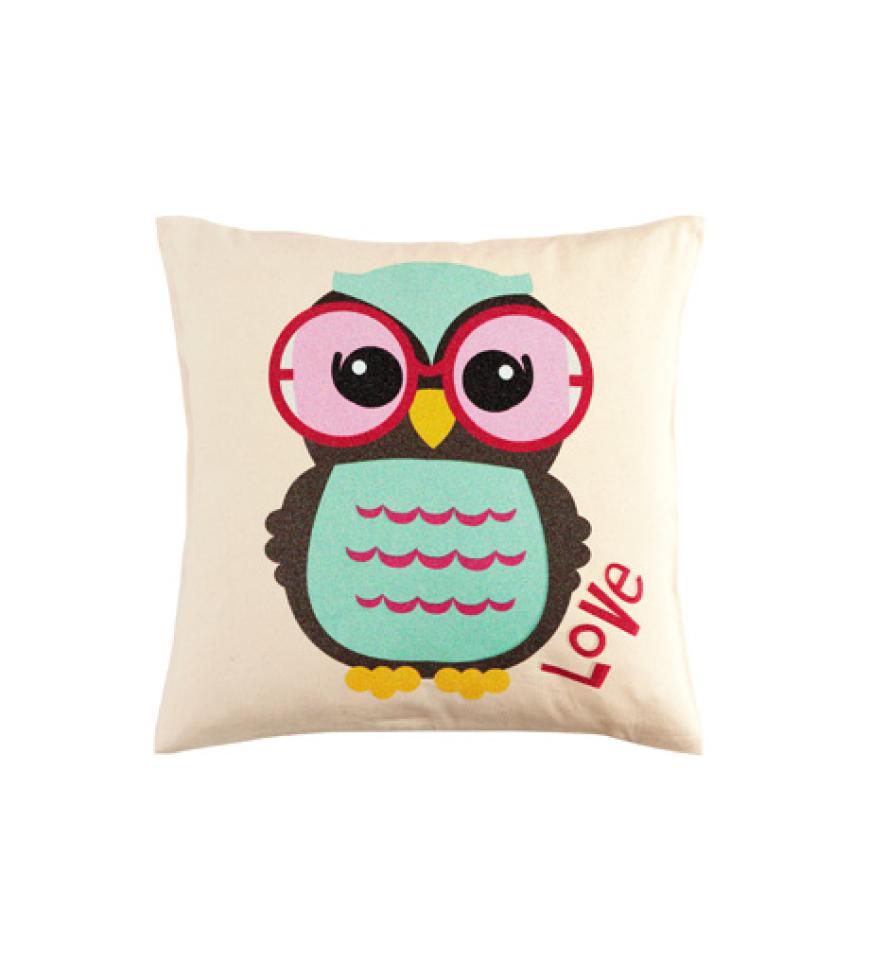 17. Oktober 2012: Tierisch schön! Das Kissen mit buntem Owl-Print hat es uns angetan. Nicht nur schön fürs zu Hause, sondern auch noch total gemütlich! Kissen aus der H&M Home Kollektion, ca. 10 Euro