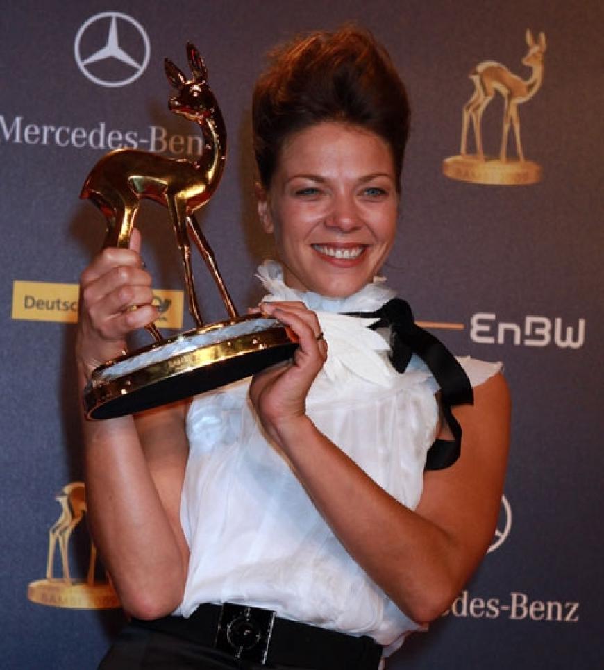 Jessica Schwarz konnte ihr Glück kaum fassen. Sie wurde mit dem Bambi in der Kategorie