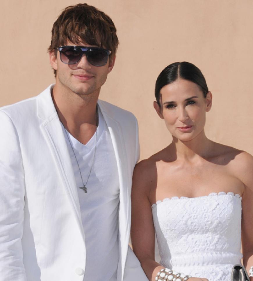 Nach einem Seitensprung der in den Medien breitgetreten wurde, hatte Demi Moore endgültig die Nase voll und trennte sich im November 2011 nach sechs gemeinsamen Ehe-Jahren von ihrem Mann Ashton Kutcher