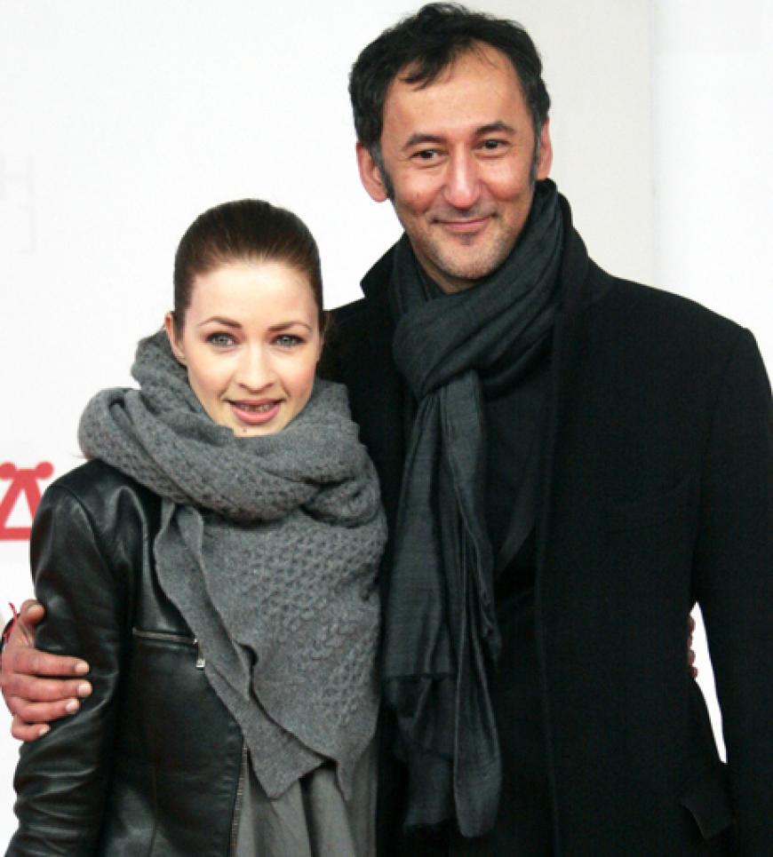 Schauspielerin Loretta Stern mit Begleitung