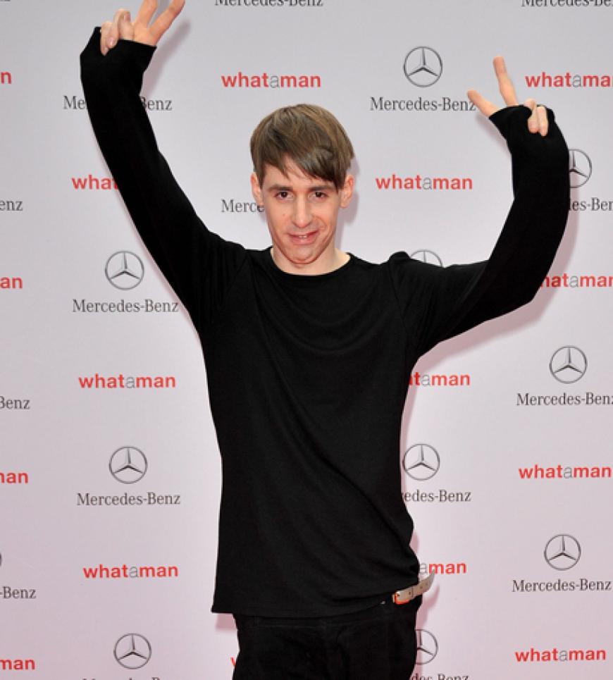Designer Kilian Kerner verbindet eine enge Freundschaft mit Matthias Schweighöfer. Außerdem haben die beiden das Shirt-Label